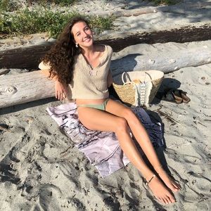 Meet your Posher, Casey